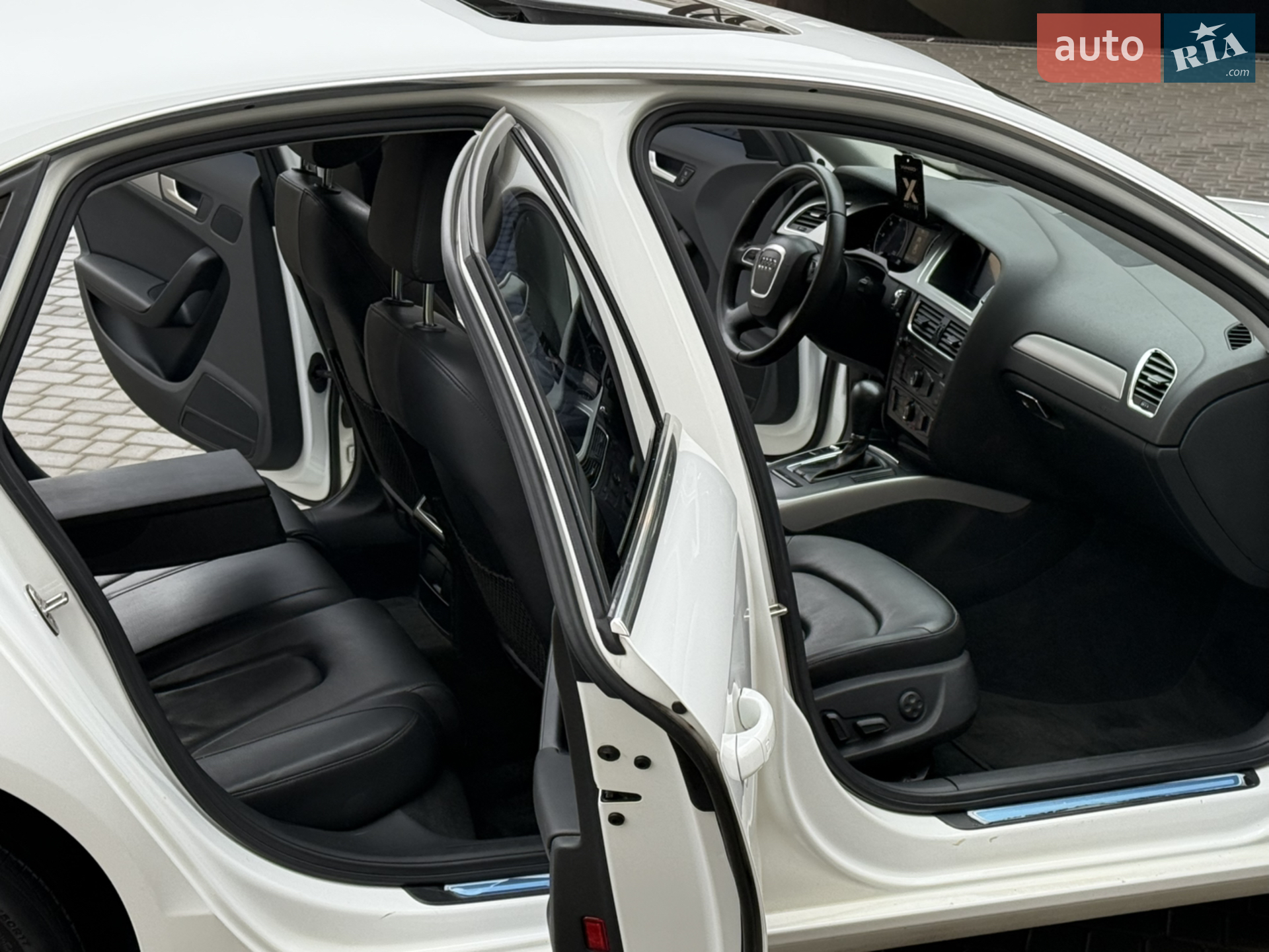 2011 Audi A4 - мініатюра 23