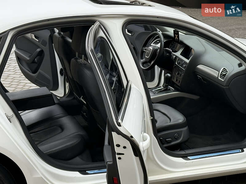Седан Audi A4 2011 в Одесі