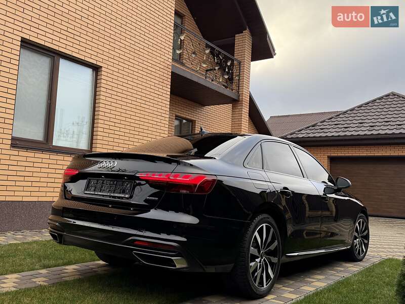 Седан Audi A4 2023 в Киеве