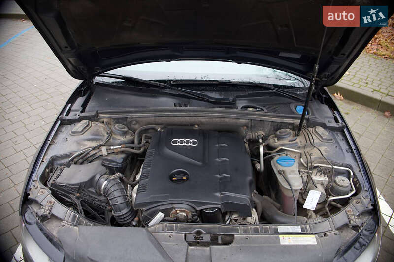 Седан Audi A4 2011 в Львове
