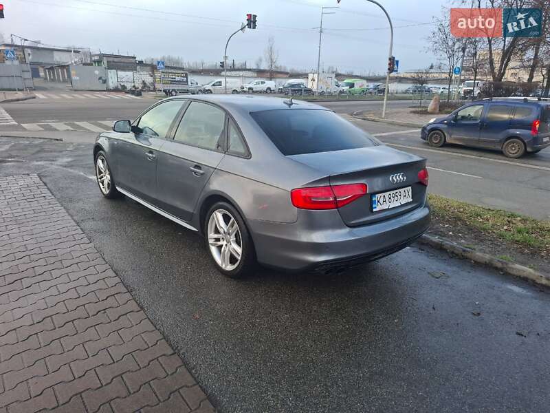 Седан Audi A4 2015 в Киеве