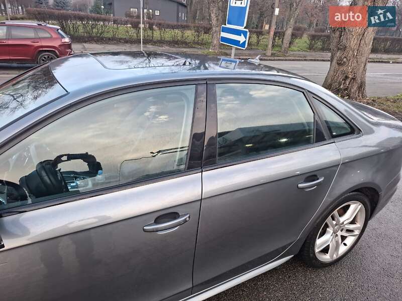 Седан Audi A4 2015 в Киеве