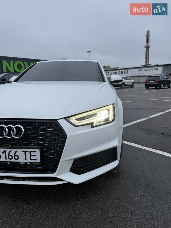Седан Audi A4 2017 в Киеве