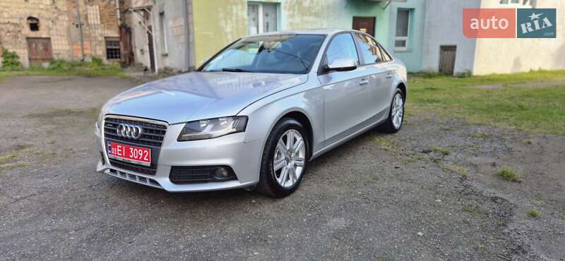 Седан Audi A4 2010 в Дубно
