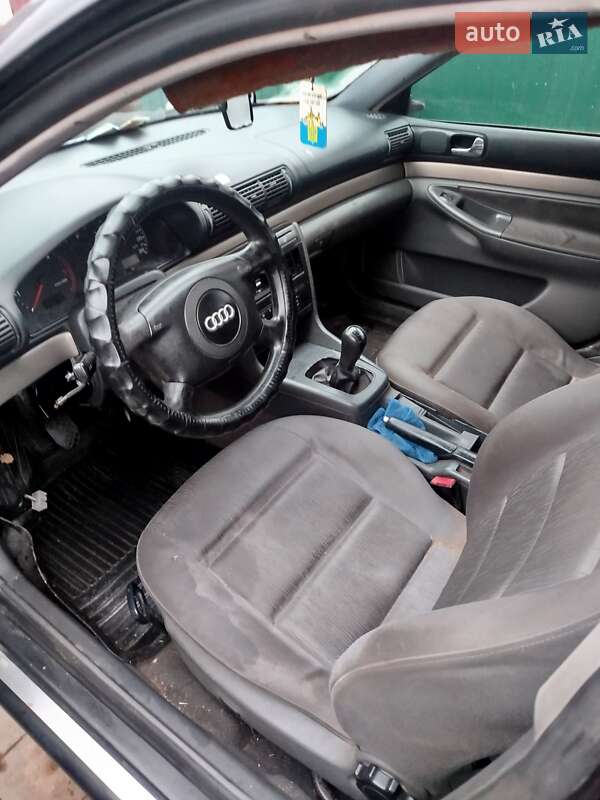 Универсал Audi A4 2001 в Малине