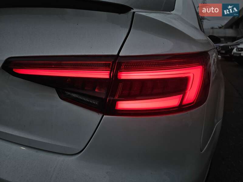 Седан Audi A4 2016 в Одессе