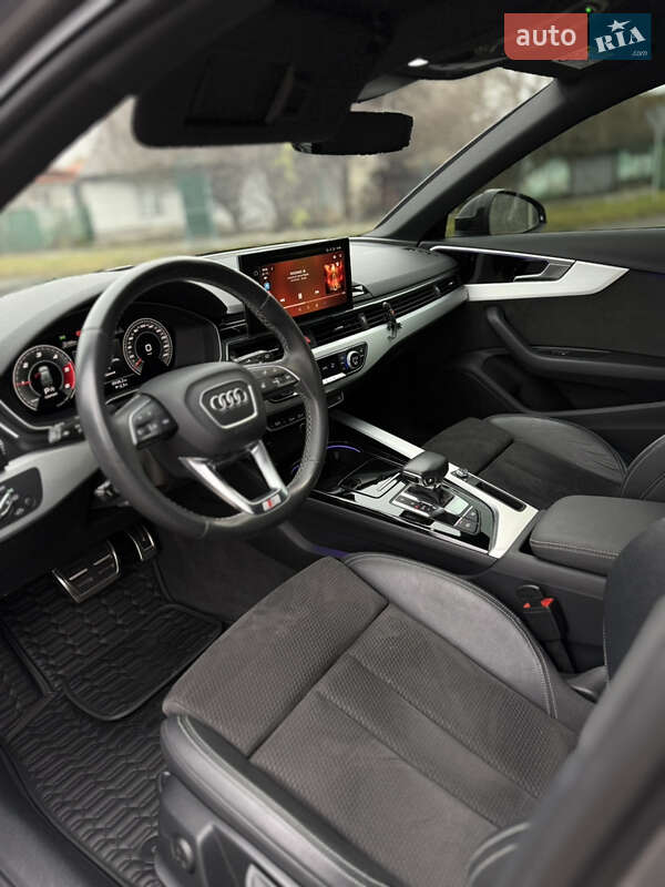 Универсал Audi A4 2021 в Киеве