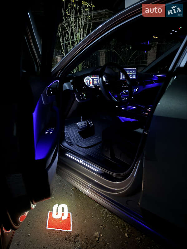 Универсал Audi A4 2021 в Киеве
