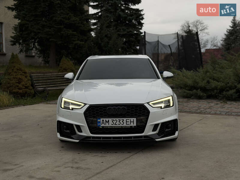 Седан Audi A4 2015 в Коростене