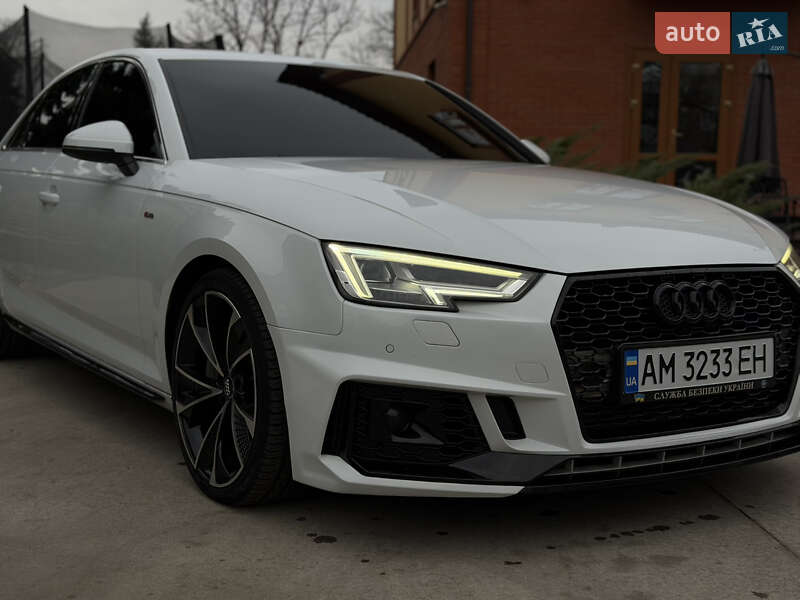 Седан Audi A4 2015 в Коростене