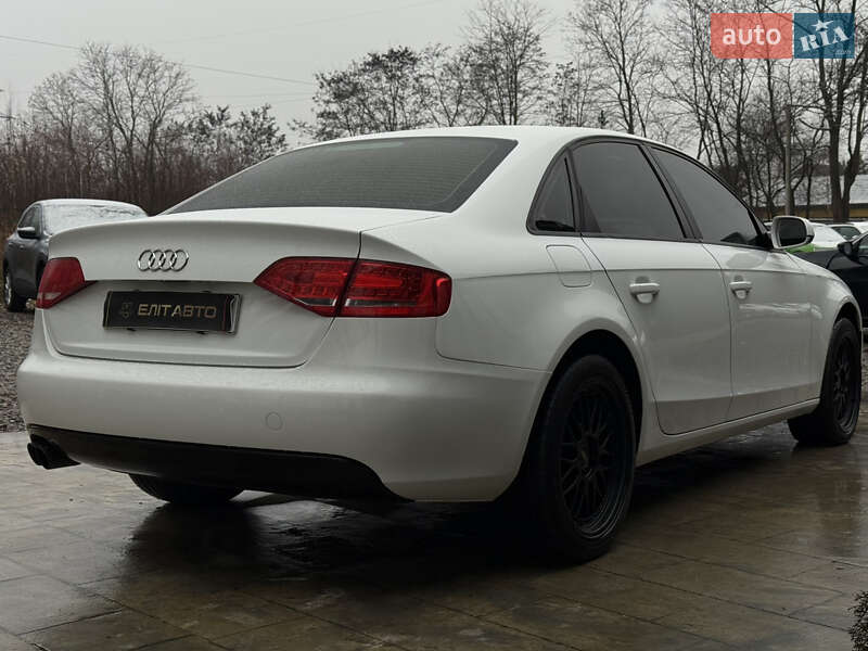 Седан Audi A4 2010 в Ивано-Франковске