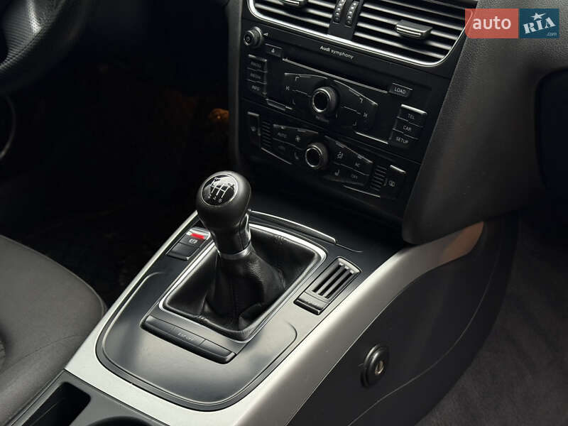 Седан Audi A4 2010 в Ивано-Франковске