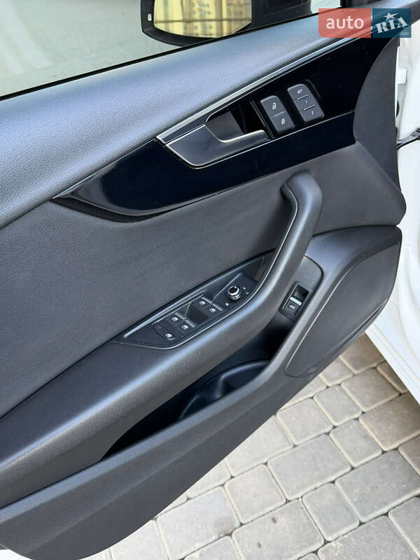 Седан Audi A4 2021 в Одесі