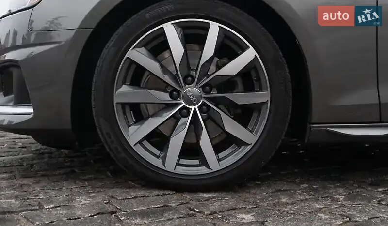 Седан Audi A4 2020 в Львове