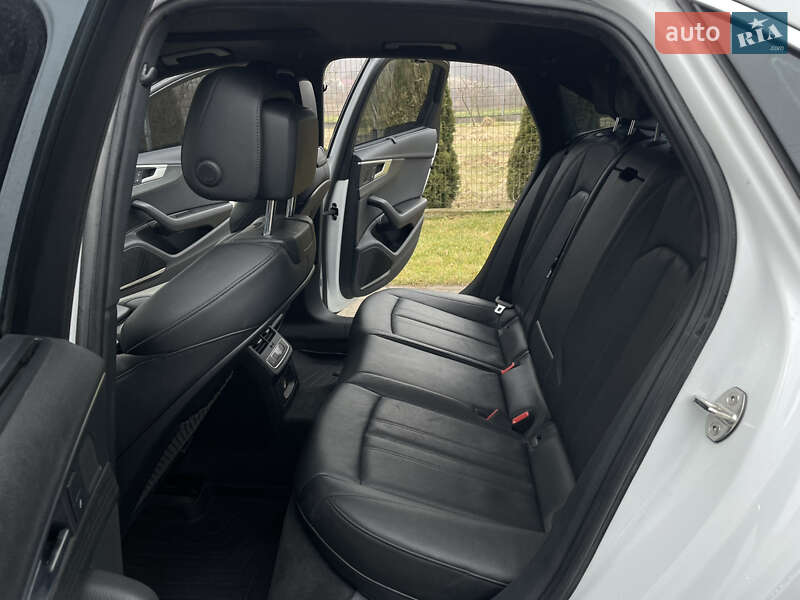 Седан Audi A4 2016 в Львове
