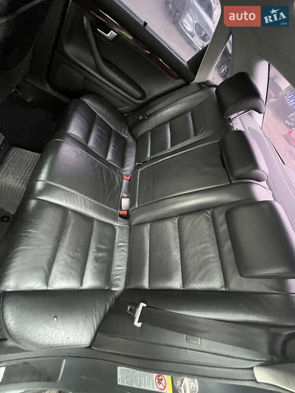 Седан Audi A4 2004 в Днепре