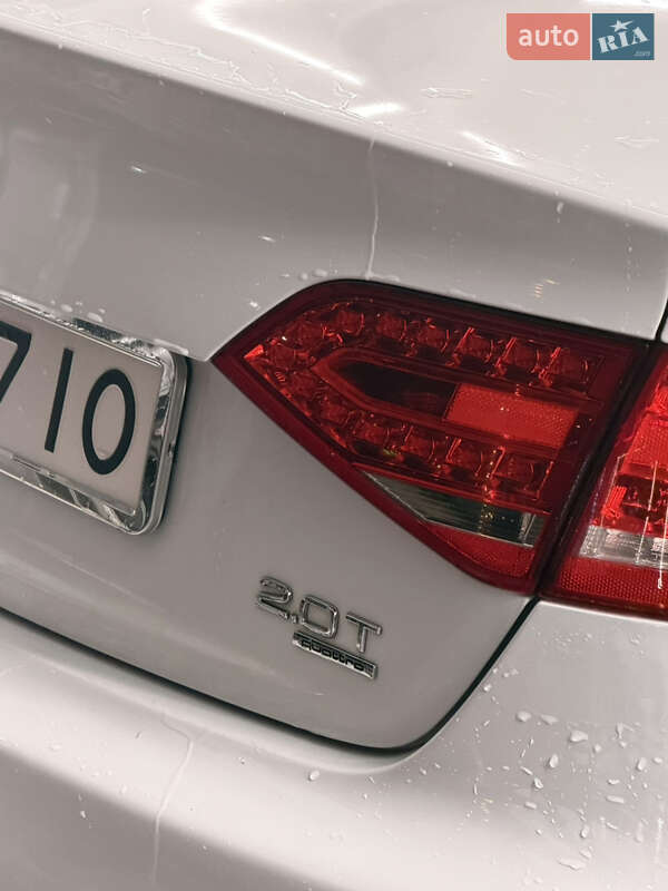 Седан Audi A4 2011 в Ровно