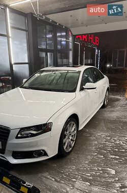 Седан Audi A4 2011 в Ровно