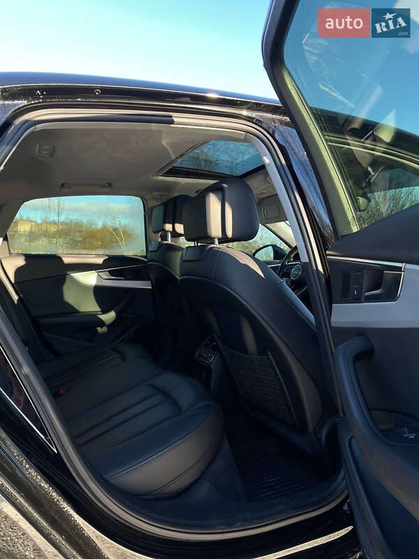 Седан Audi A4 2016 в Кореці