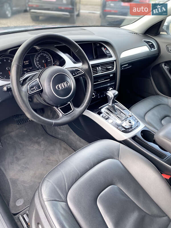 Седан Audi A4 2015 в Луцке