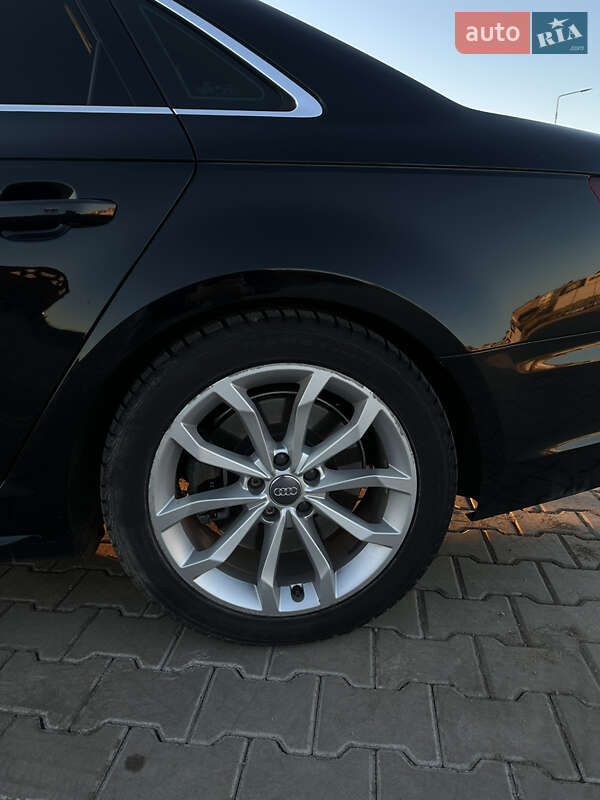 Седан Audi A4 2018 в Тернополі