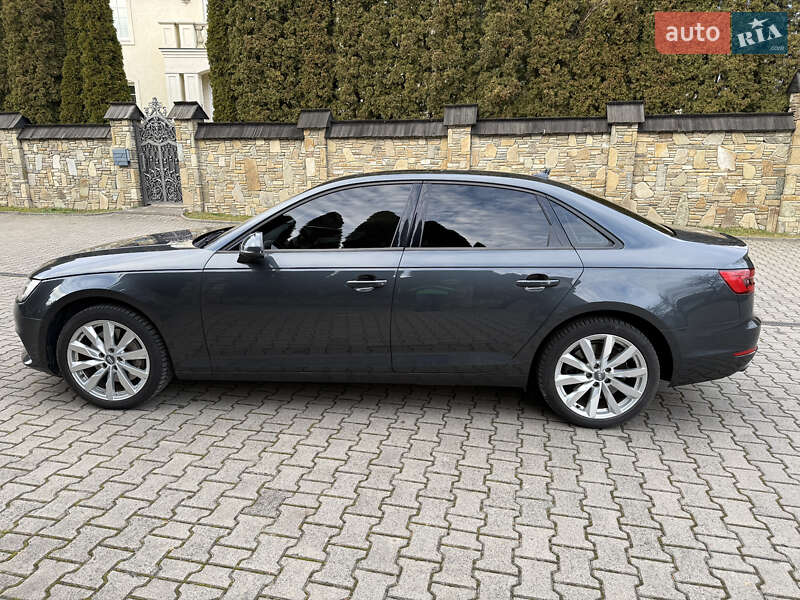 Седан Audi A4 2016 в Надвірній