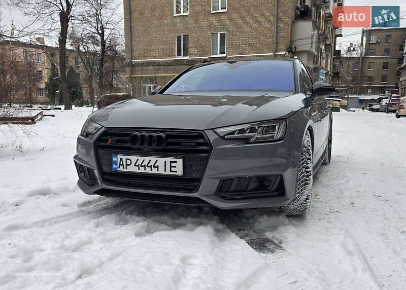 Універсал Audi A4 2015 в Дніпрі