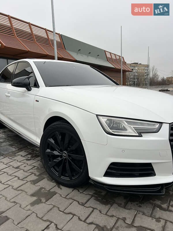 Седан Audi A4 2016 в Днепре
