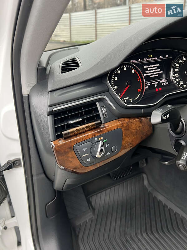 Седан Audi A4 2016 в Днепре