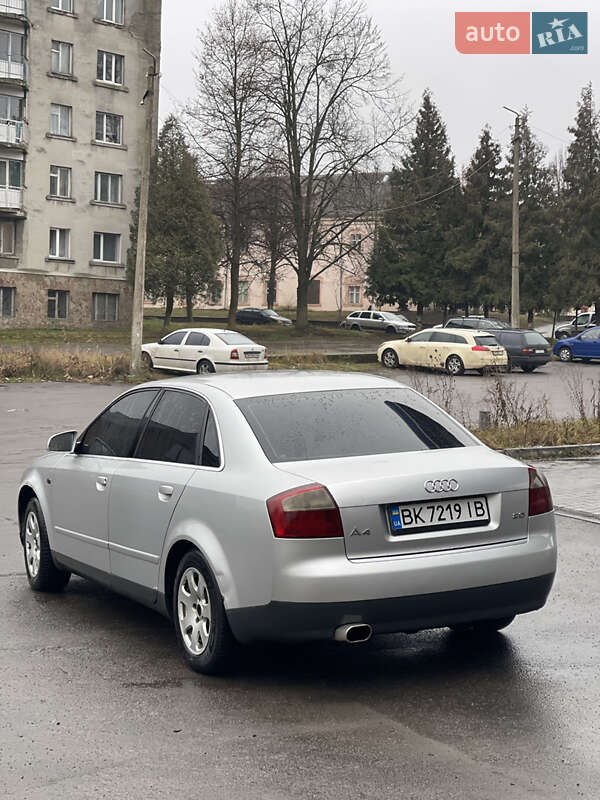 Седан Audi A4 2001 в Дубно