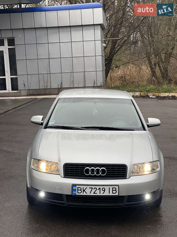Седан Audi A4 2001 в Дубно