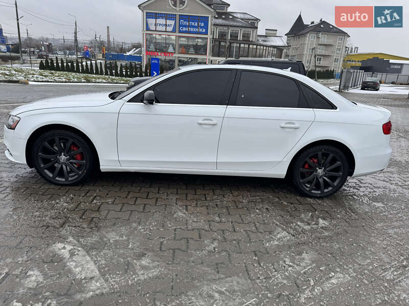 Седан Audi A4 2012 в Черновцах