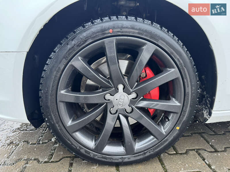 Седан Audi A4 2012 в Черновцах