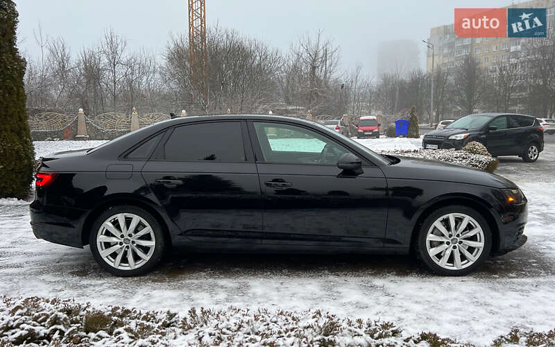Седан Audi A4 2015 в Львове