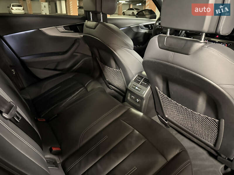 Седан Audi A4 2021 в Киеве