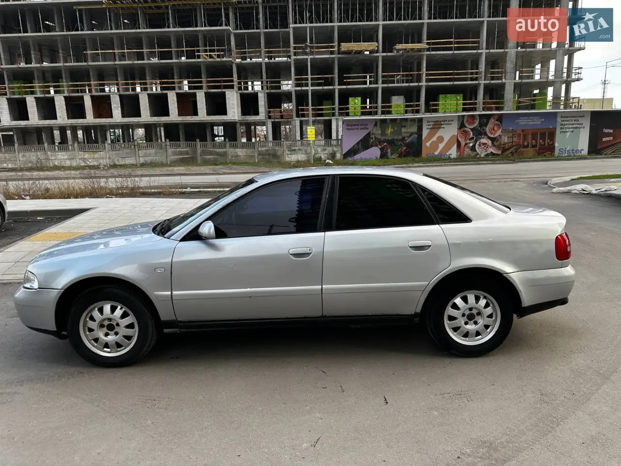 Автомобіль технічно справний, на ходу. Горить помилка ABS.
За бажання можна замінити блок ABS (є в наявності) та датчик витратоміру повітря.
З недоліків по кузову - лакофарбове покриття, видно на фото.