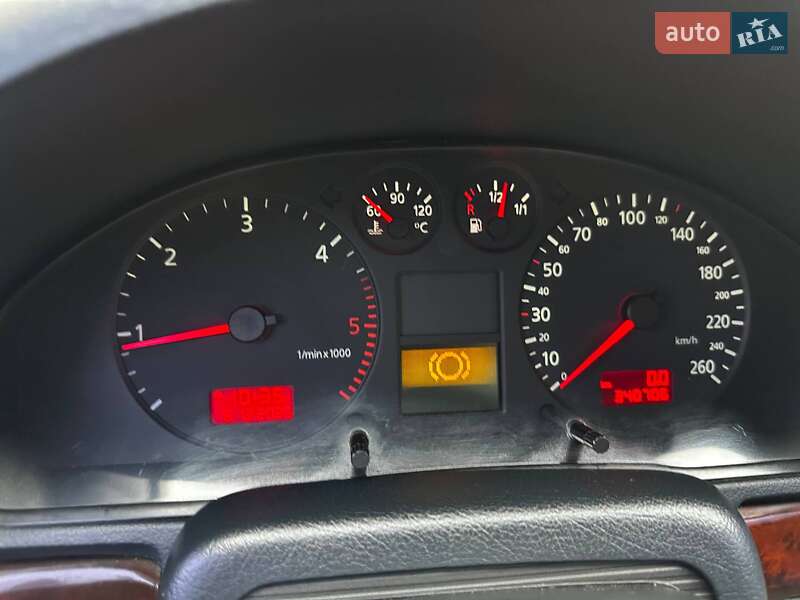 Седан Audi A4 2000 в Киеве