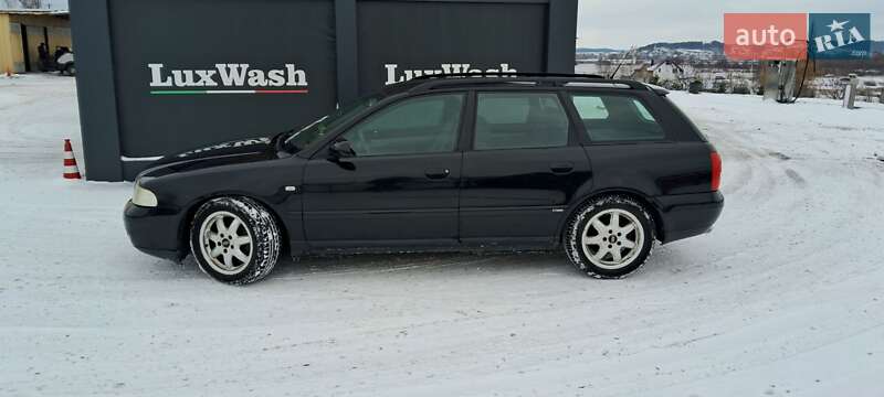 Универсал Audi A4 2001 в Шумске