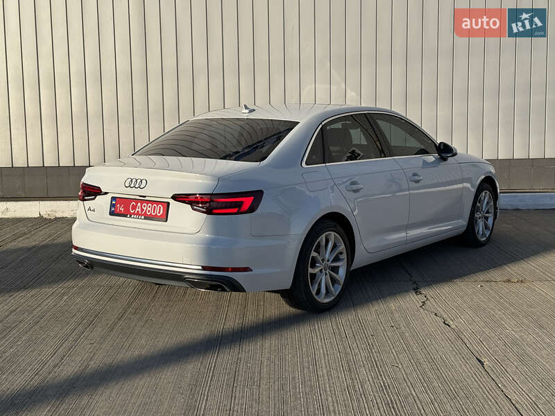 Седан Audi A4 2018 в Черновцах
