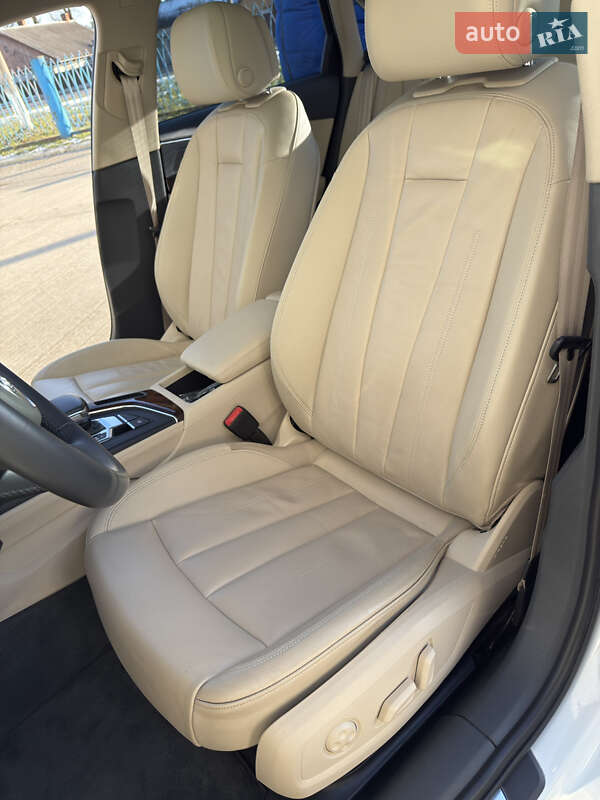 Седан Audi A4 2018 в Черновцах