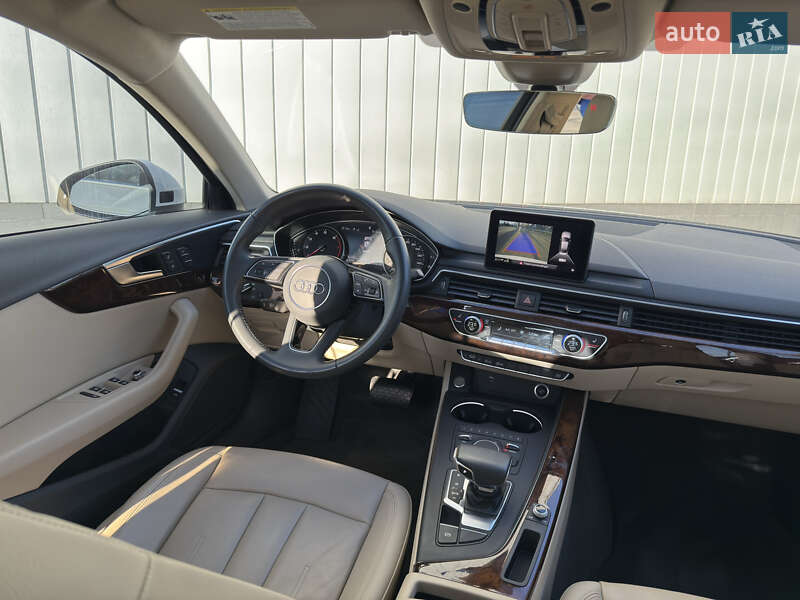 Седан Audi A4 2018 в Черновцах