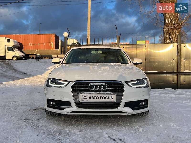 Седан Audi A4 2014 в Киеве