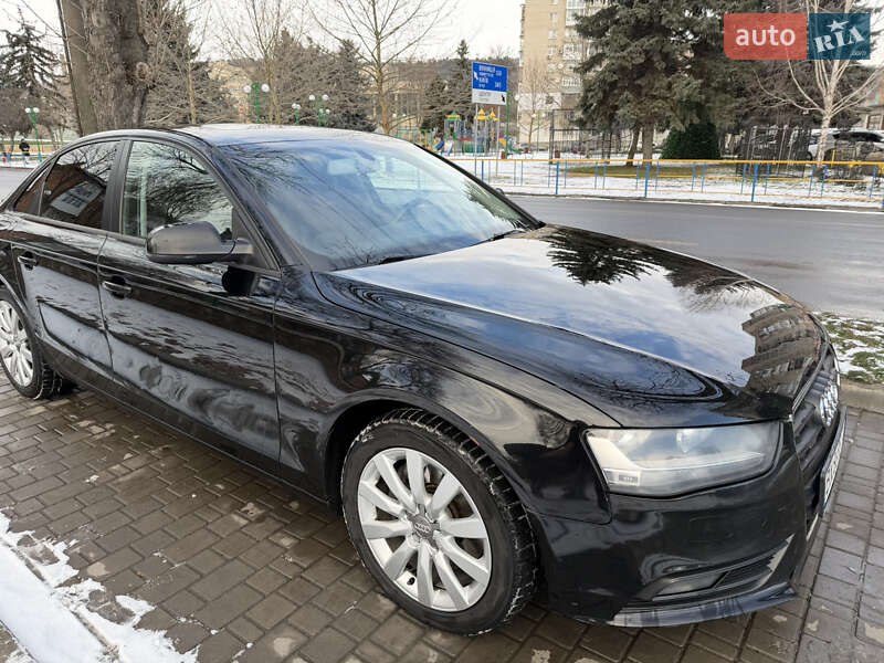 Седан Audi A4 2013 в Виннице