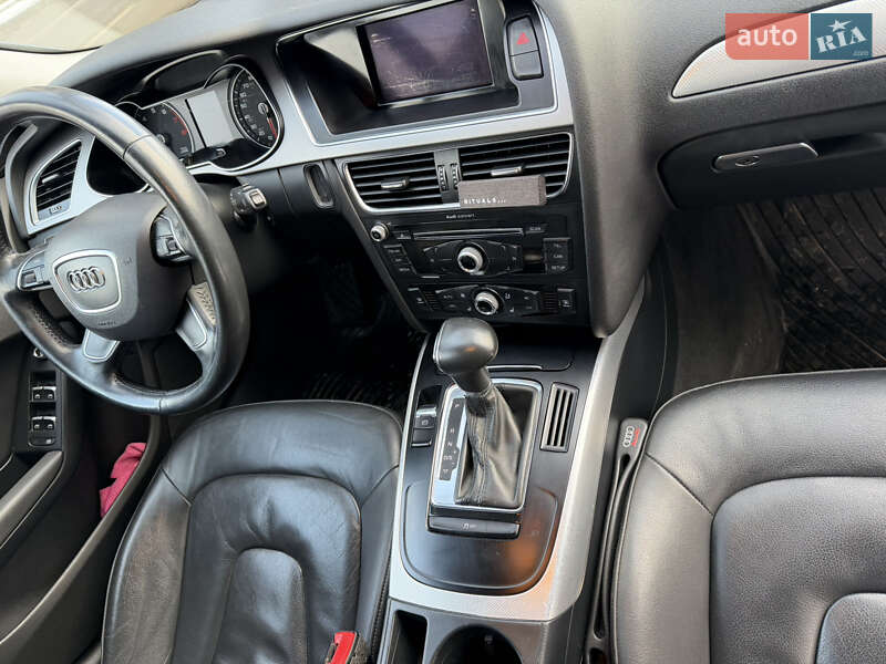 Седан Audi A4 2013 в Виннице