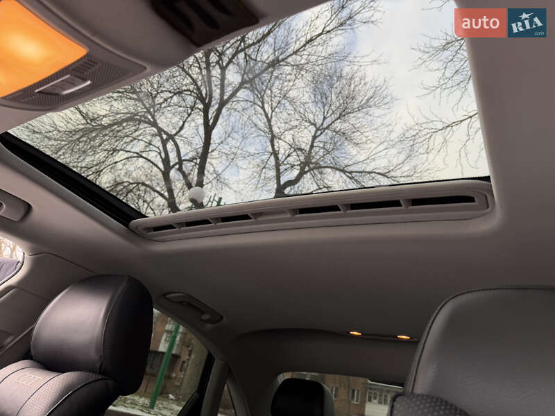 Седан Audi A4 2013 в Виннице