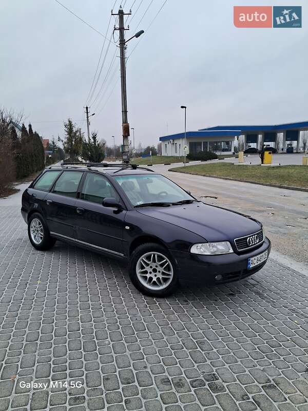 Універсал Audi A4 1999 в Вараші