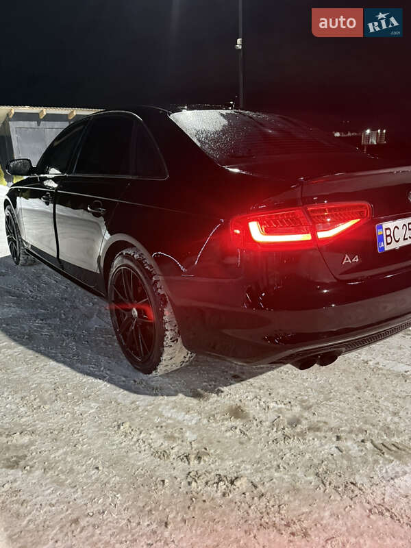 Седан Audi A4 2014 в Золочеве