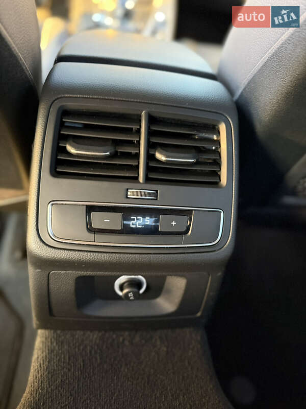 Седан Audi A4 2016 в Киеве