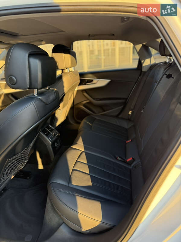 Седан Audi A4 2016 в Киеве