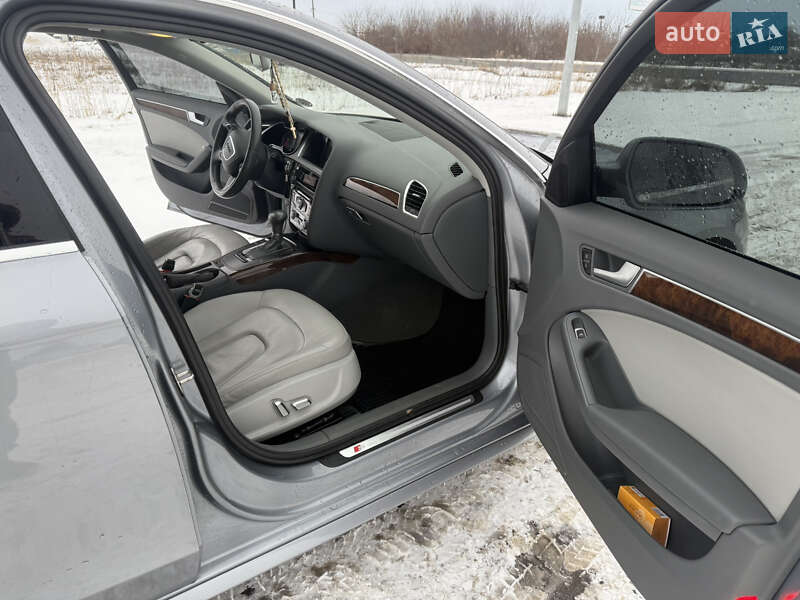 Седан Audi A4 2014 в Львове